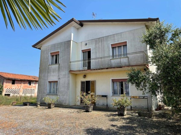 casa indipendente in vendita a Portogruaro in zona Lugugnana