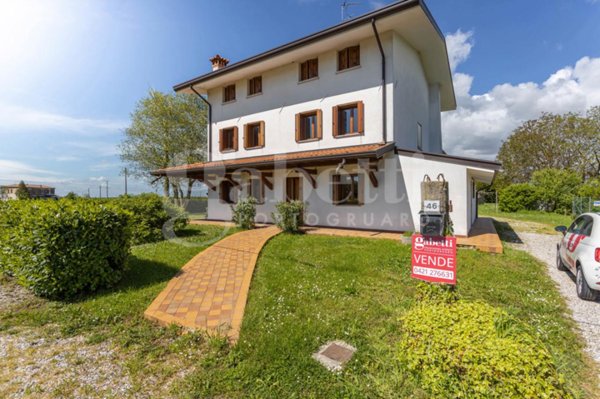 casa indipendente in vendita a Portogruaro in zona Lugugnana