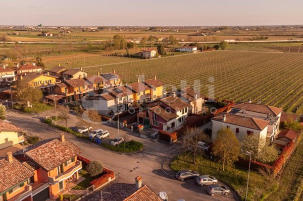 casa indipendente in vendita a Portogruaro in zona Pradipozzo