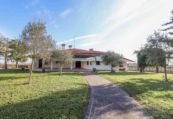 casa indipendente in vendita a Portogruaro in zona Lison