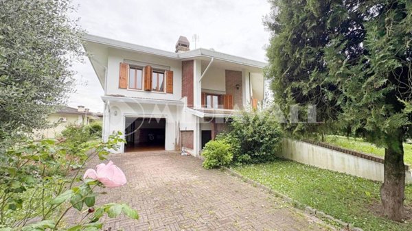 casa indipendente in vendita a Portogruaro in zona Giussago