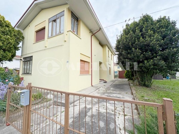 casa indipendente in vendita a Portogruaro in zona Giussago