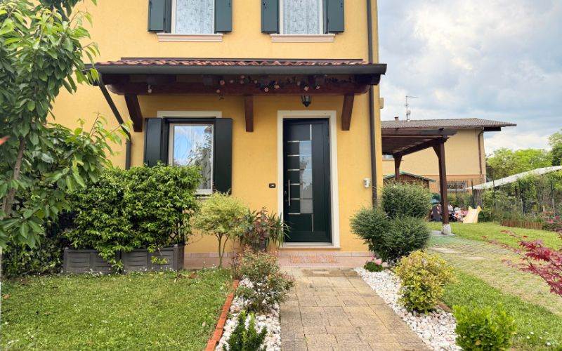 appartamento in vendita a Portogruaro in zona Pradipozzo