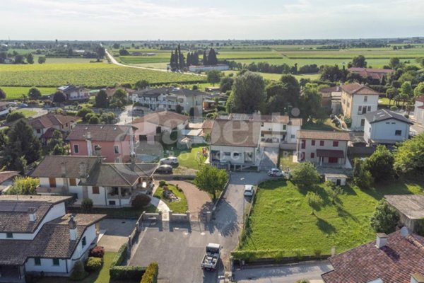 casa indipendente in vendita a Portogruaro in zona Giussago