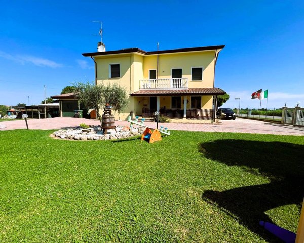 casa indipendente in vendita a Portogruaro in zona Lugugnana
