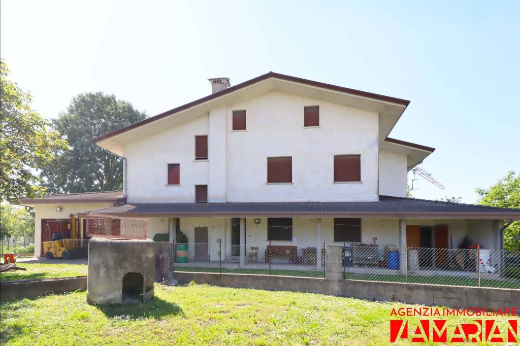 casa indipendente in vendita a Portogruaro in zona Lugugnana