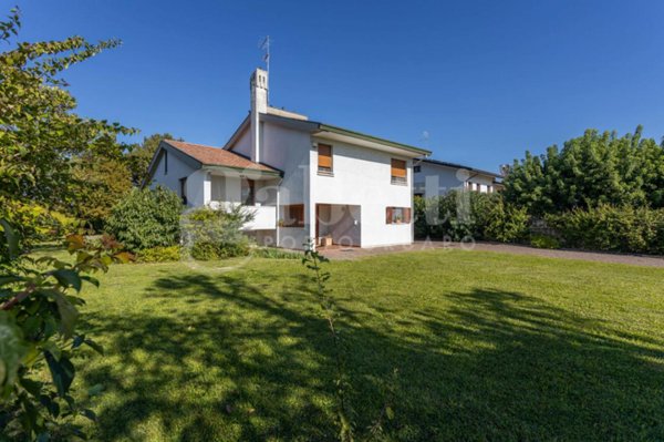 casa indipendente in vendita a Portogruaro in zona Summaga