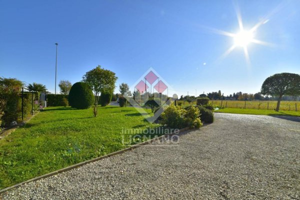 casa indipendente in vendita a Portogruaro in zona Lugugnana