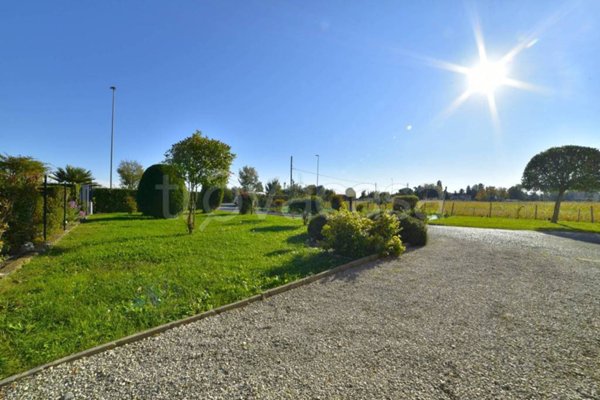 casa indipendente in vendita a Portogruaro in zona Lugugnana