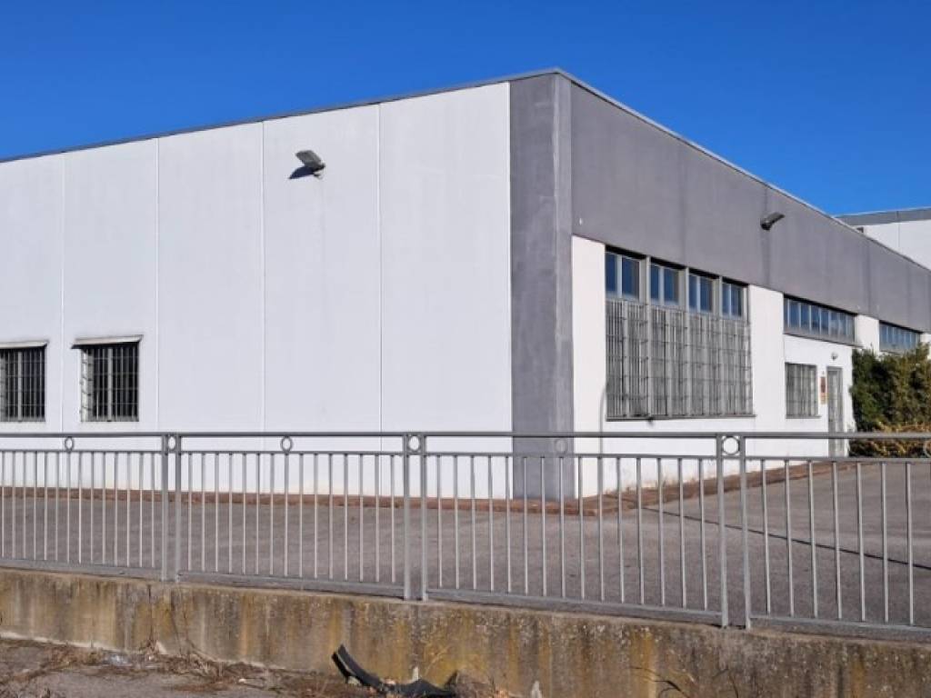 locale commerciale in vendita a Portogruaro