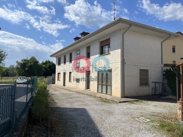 casa indipendente in vendita a Portogruaro in zona Portovecchio