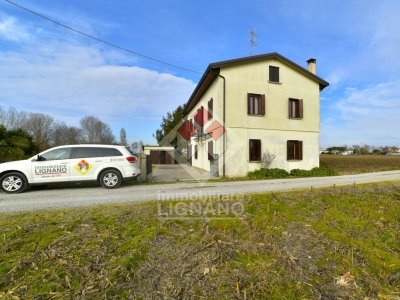 casa indipendente in vendita a Portogruaro in zona Lugugnana