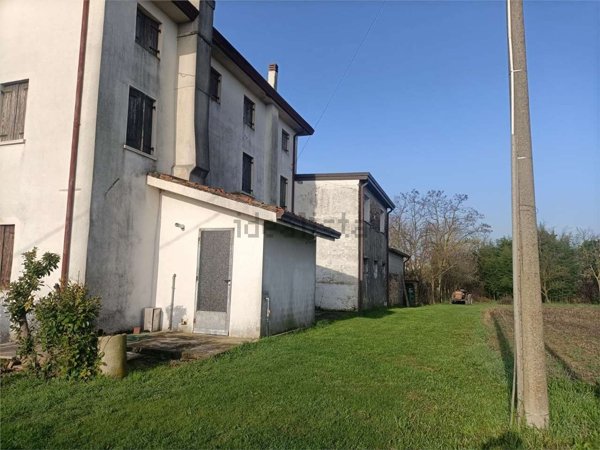 casa indipendente in vendita a Portogruaro in zona Lison