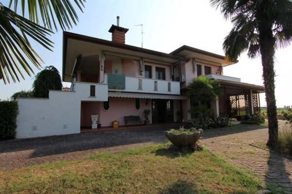 casa indipendente in vendita a Portogruaro in zona Lison
