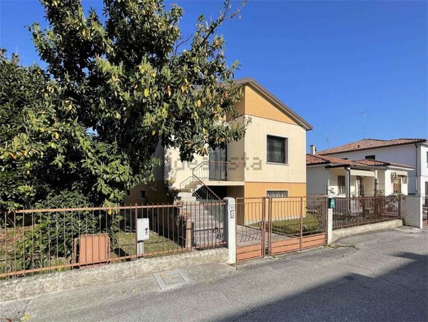 casa indipendente in vendita a Portogruaro