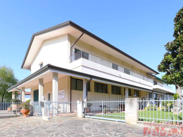casa indipendente in vendita a Portogruaro in zona Lugugnana