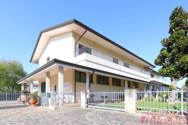 casa indipendente in vendita a Portogruaro in zona Lugugnana
