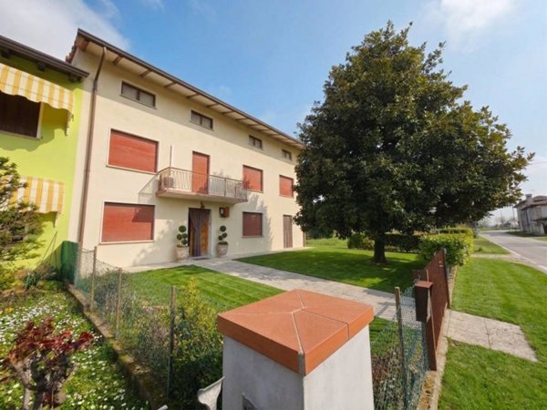 casa indipendente in vendita a Portogruaro in zona Lison