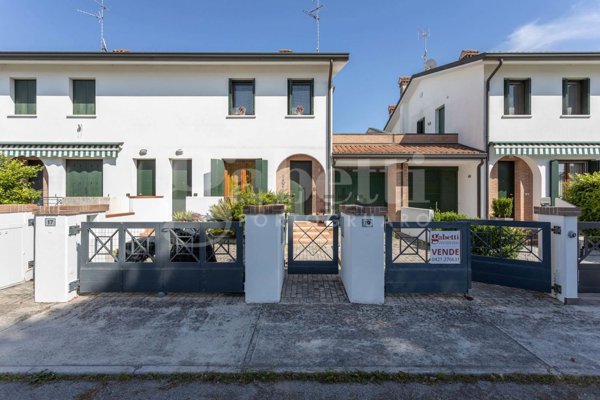 appartamento in vendita a Portogruaro in zona Ca' Longa