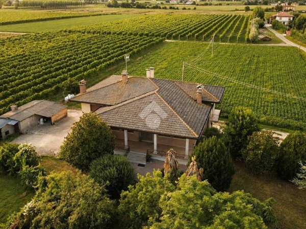 casa indipendente in vendita a Portogruaro in zona Summaga