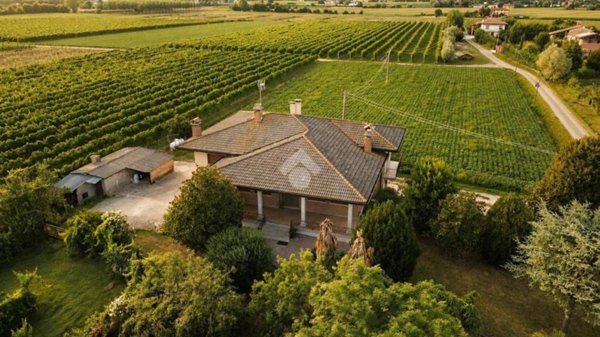 casa indipendente in vendita a Portogruaro in zona Summaga
