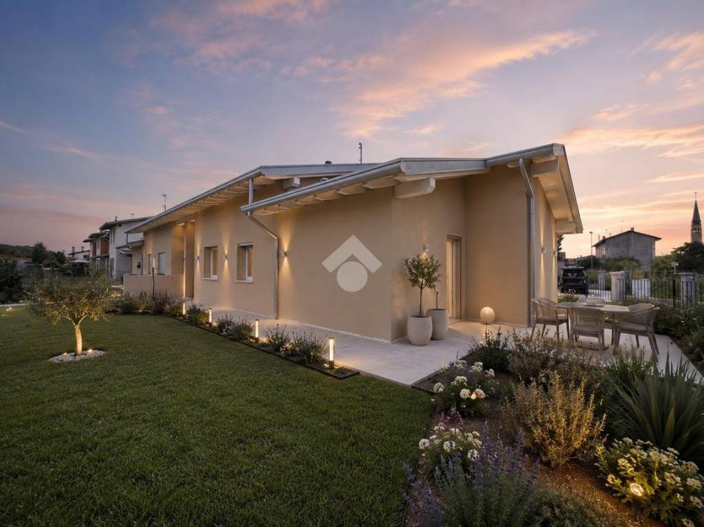 casa indipendente in vendita a Portogruaro in zona Lugugnana