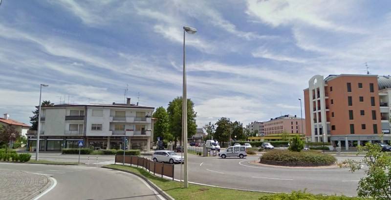negozio in vendita a Portogruaro in zona Ca' Longa