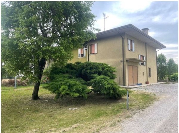 casa indipendente in vendita a Portogruaro in zona Summaga