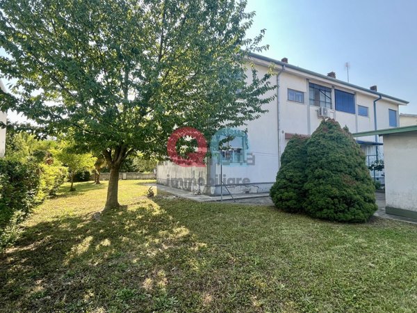 casa indipendente in vendita a Portogruaro in zona Lugugnana