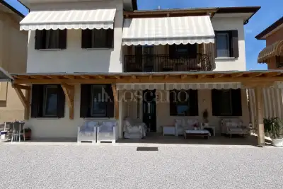casa indipendente in vendita a Portogruaro in zona Summaga