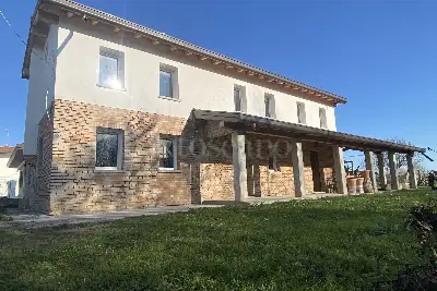 casa indipendente in vendita a Portogruaro in zona Pradipozzo