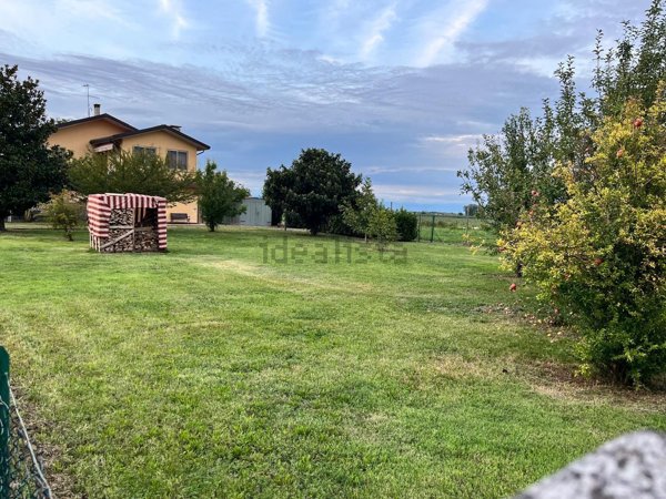 casa indipendente in vendita a Portogruaro in zona Lugugnana