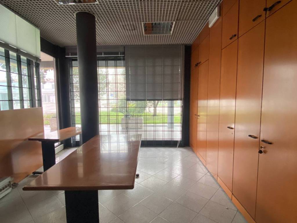 negozio in vendita a Pramaggiore in zona Blessaglia