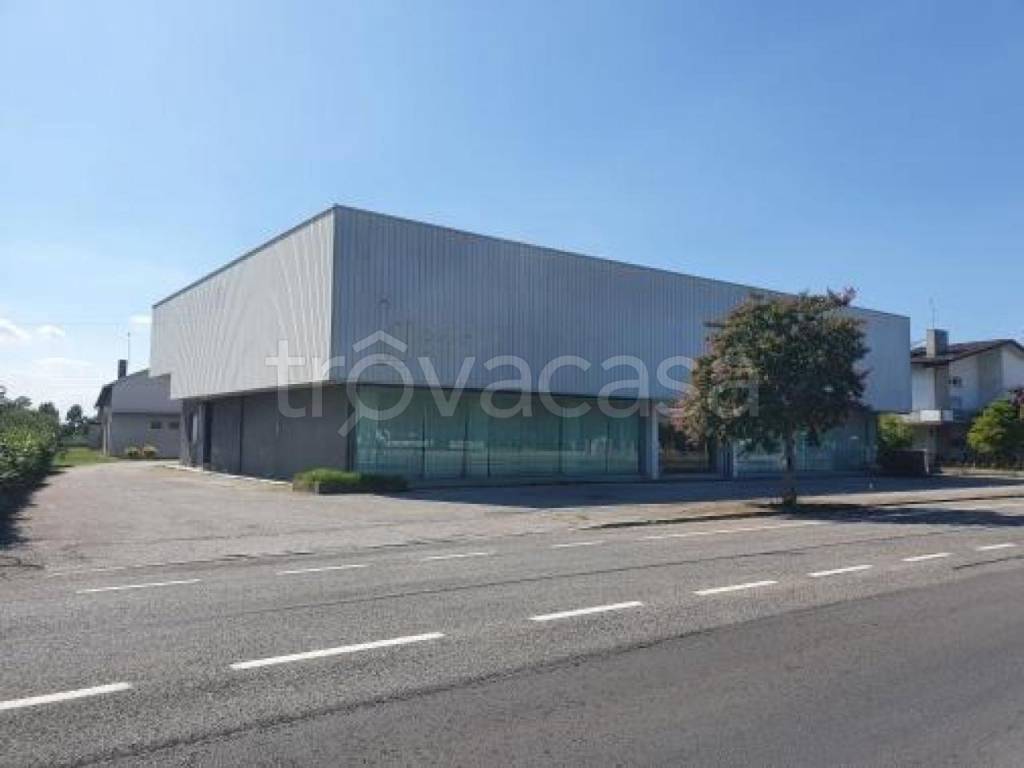 locale commerciale in vendita a Pramaggiore