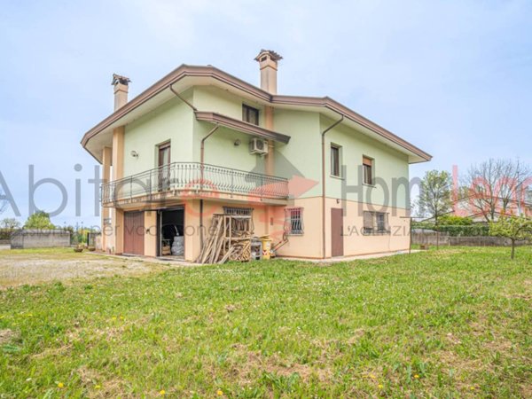 casa indipendente in vendita a Pramaggiore in zona Blessaglia