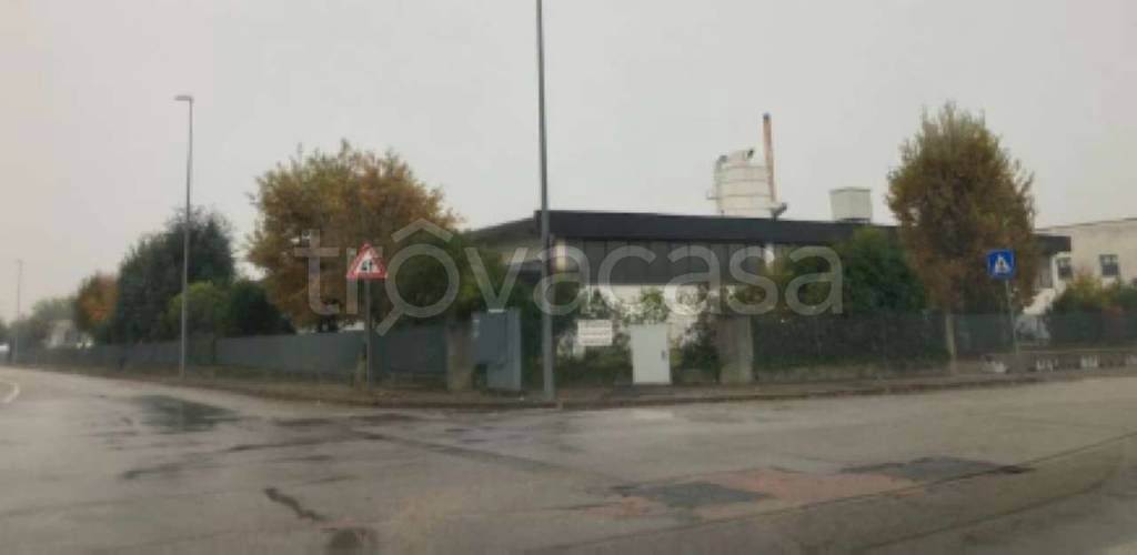 capannone in vendita a Pramaggiore