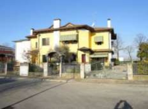 casa indipendente in vendita a Pramaggiore in zona Blessaglia
