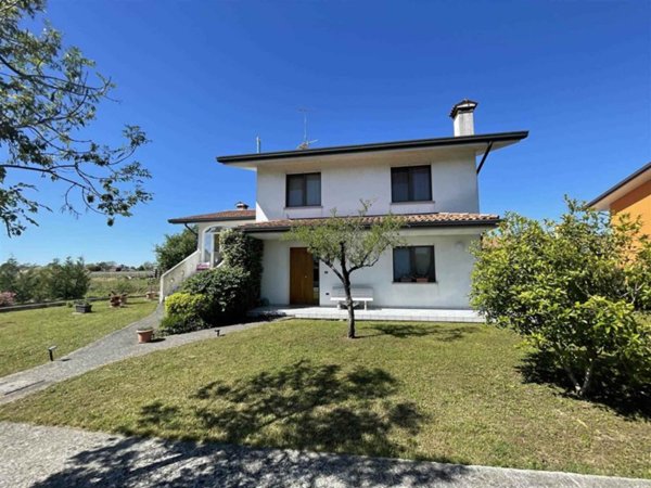 casa indipendente in vendita a Pramaggiore in zona Blessaglia