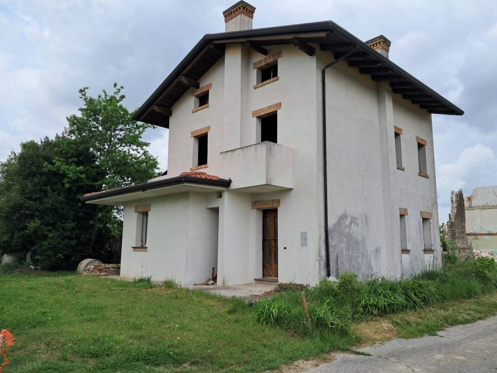 casa indipendente in vendita a Pramaggiore