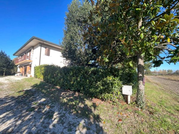 casa indipendente in vendita a Quarto d'Altino in zona Trepalade