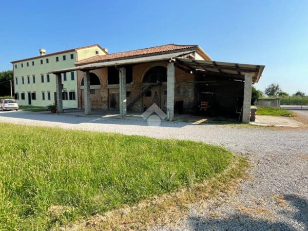 casa indipendente in vendita a Quarto d'Altino in zona Le Crete