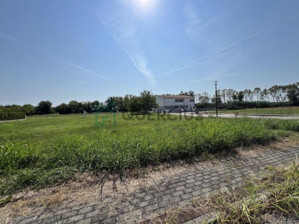 terreno edificabile in vendita a Quarto d'Altino in zona Porte Grandi