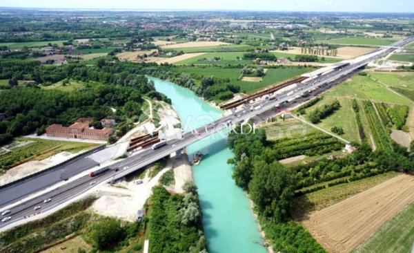 negozio in vendita a Quarto d'Altino in zona Altino