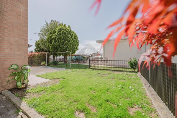 appartamento in vendita a Quarto d'Altino in zona Porte Grandi