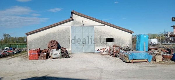 locale di sgombero in vendita a Quarto d'Altino in zona Le Crete
