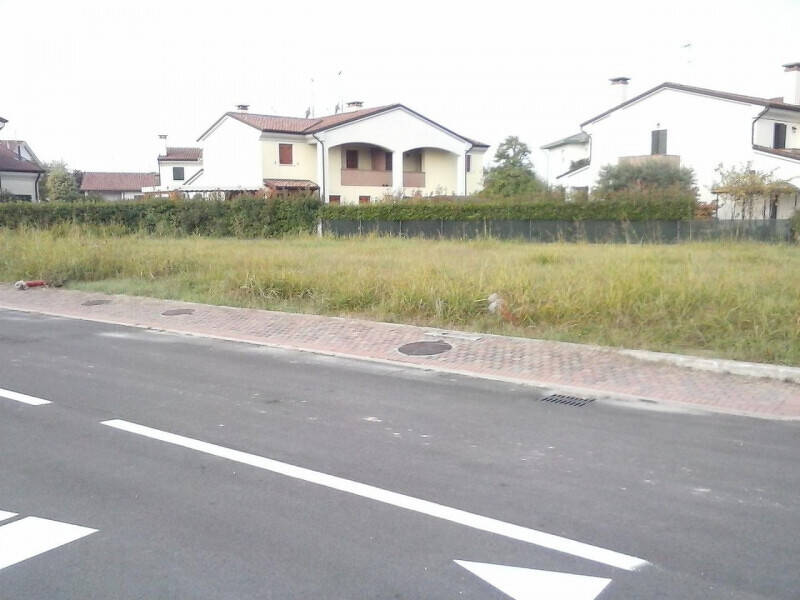 terreno edificabile in vendita a Quarto d'Altino