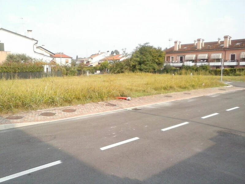 terreno edificabile in vendita a Quarto d'Altino