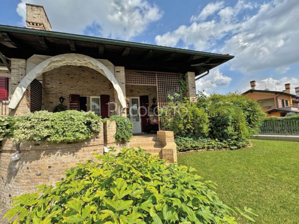 casa indipendente in vendita a Salzano