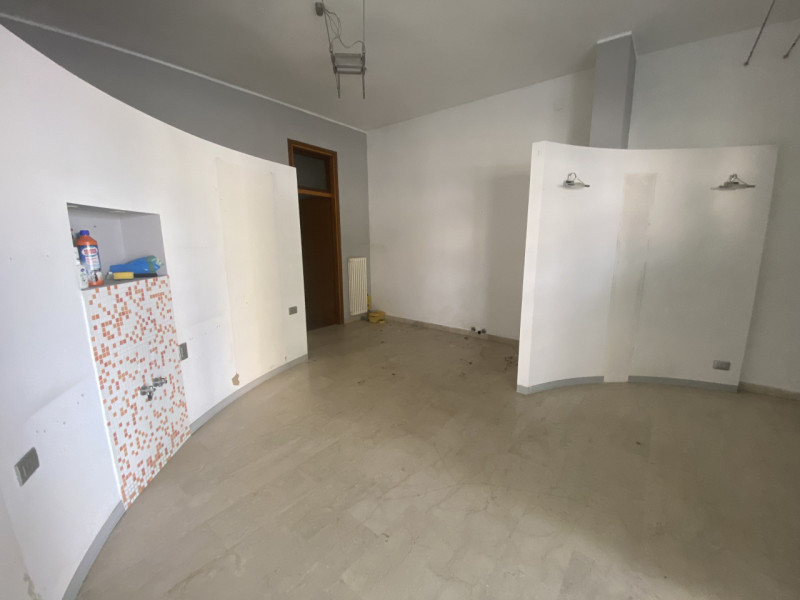 negozio in vendita a Salzano