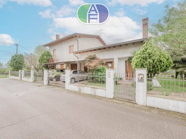 casa indipendente in vendita a Salzano